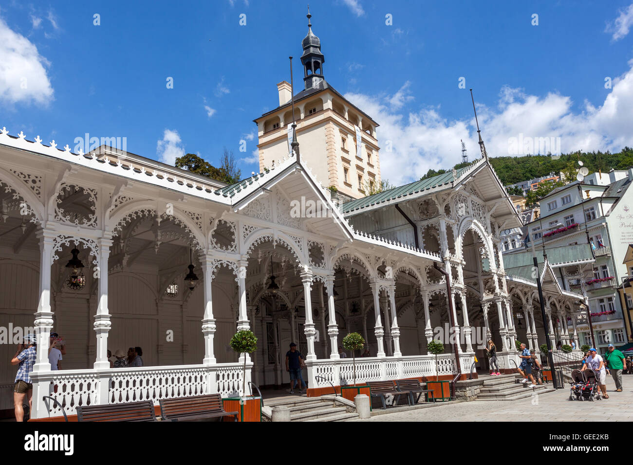 Rue Lazenska. Colonnade, Karlovy Vary Building West Bohemia, République Tchèque Banque D'Images