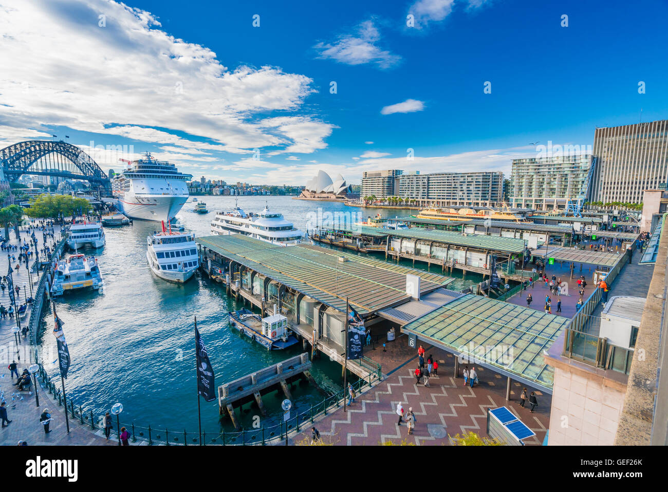 Circular Quay à Sydney CBD dans journée Banque D'Images
