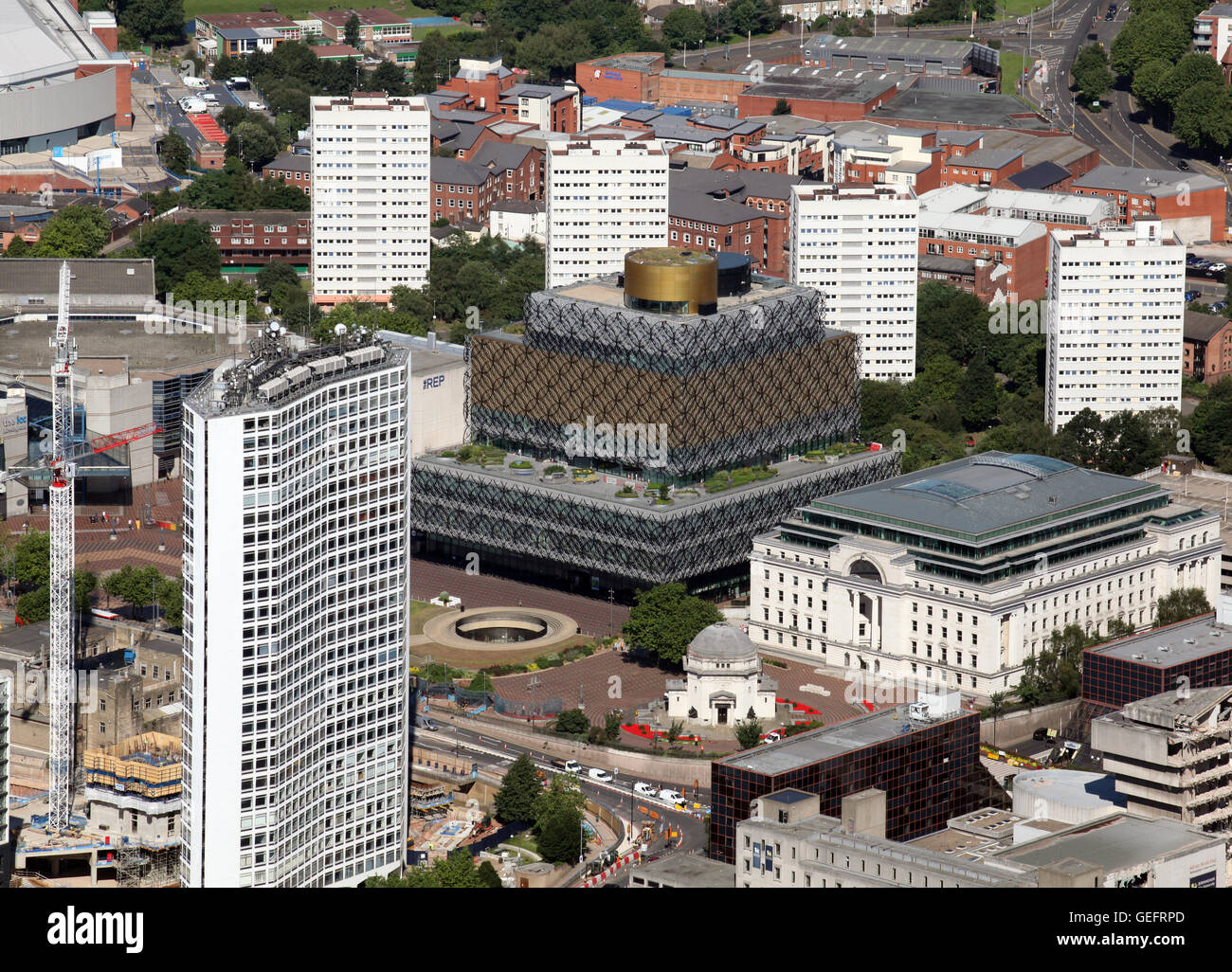 Vue aérienne de la Bibliothèque de Birmingham à Centenary Square, Birmingham City Centre, Royaume-Uni Banque D'Images
