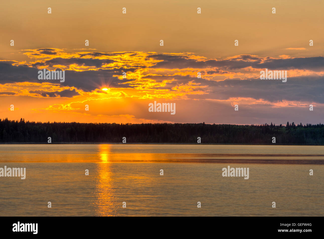 Géographie, voyage, Canada, Manitoba, Wasagaming, Coucher de soleil sur le lac Audy, Parc national du Mont-Riding, Manitoba, Banque D'Images