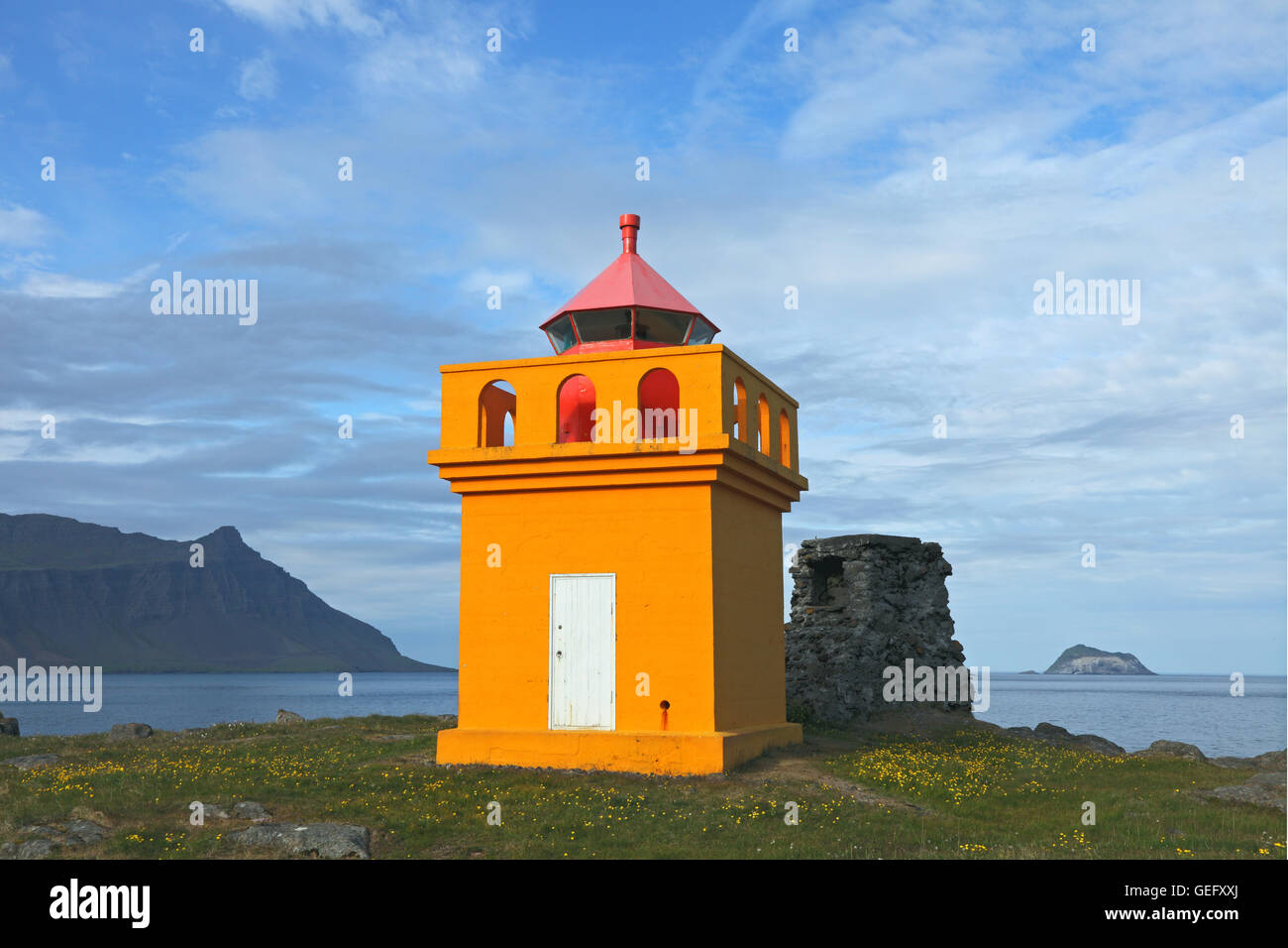 Hafnarnes phare, Faskrudsfjoerdur, Islande Banque D'Images