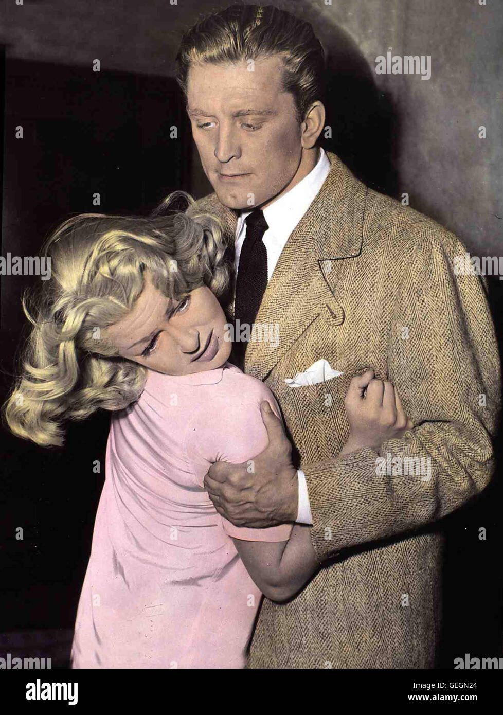 Lana Turner, Kirk Douglas Zwar hat Jonathan (Kirk Douglas) un Hollywood-Star aus Gloria (Lana Turner) gemacht, privat er ist sehr grob est zu ihr. *** *** Légende locale 1952, 1950er, années 50, Bad et le beau, le film, der Stadt, Illusionen Banque D'Images