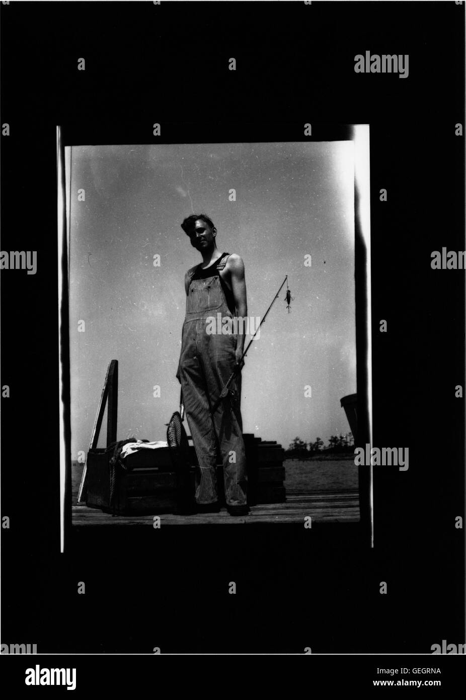 Une photographie représentant des Boy Scouts en uniforme, représentant l'une des organisations de jeunes les plus anciennes et les plus reconnaissables aux États-Unis. Les Scouts se concentrent sur le leadership, les compétences en plein air et le service communautaire. Banque D'Images