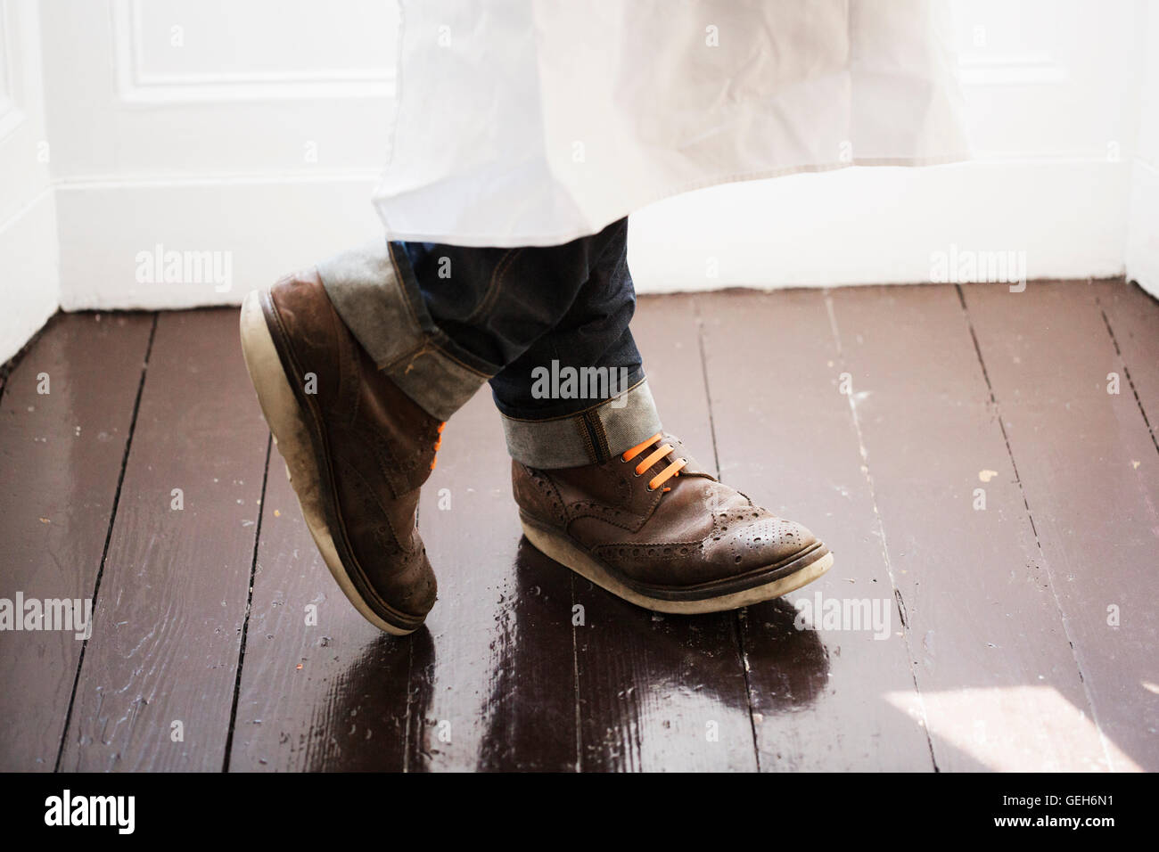 Des chaussures marrons Banque de photographies et d'images à haute  résolution - Alamy