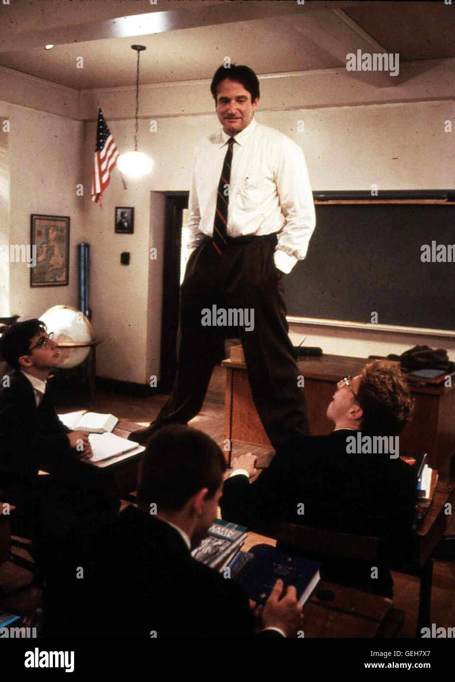 Dead Poets Society Robin Williams Ploetzlich weht ein anderer im Welton College Vent : Der junge charismatische Professeur John Keating (Robin Williams) hat ganz neuartige Lehrmethoden. *** *** Légende locale 1989, 1980er, 1980, Société des poètes morts, Fil Banque D'Images