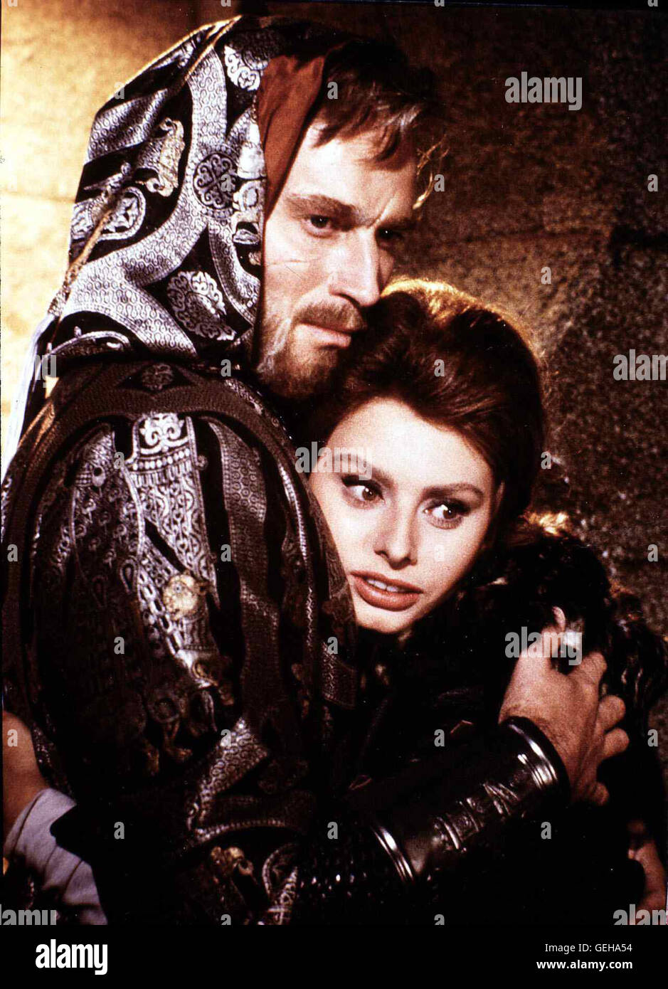 Charlton Heston, Sophia Loren Nachdem Chimene (Sophia Loren) erfolglos gegen ihren Mann El Cid (Charlton Heston) intrigiert hat sie schliesst, Frieden mit ihm. *** *** Légende locale 1961, El Cid, El Cid Banque D'Images