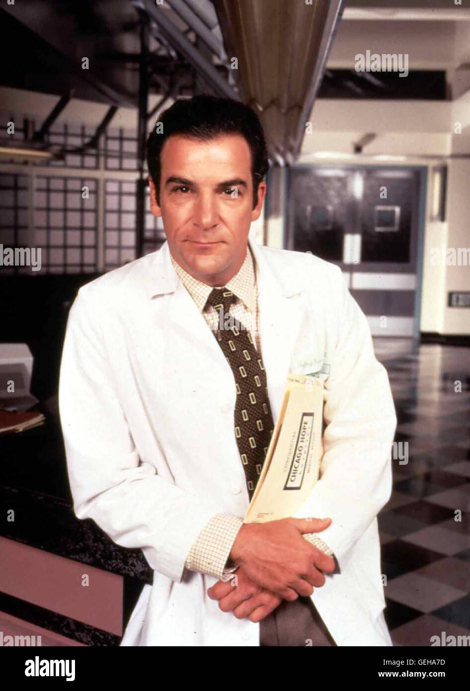Le Dr Jeffrey Geiger (Mandy Patinkin) *** légende locale *** 1994, Chicago Hope, Chicago Hope Banque D'Images