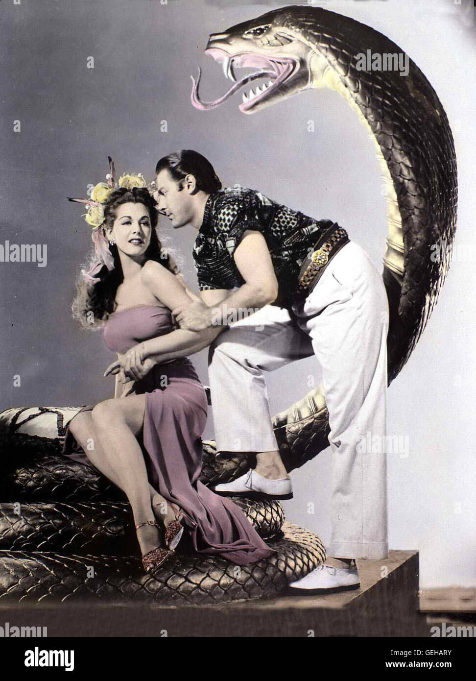 Maria Montez, John Hall als Ramu *** *** légende locale 1943, Cobra Woman, Die Schlangenpriesterin Banque D'Images