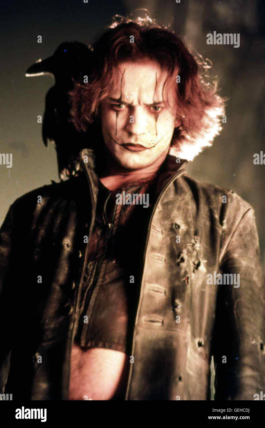 Vincent Perez Ashe (Vincent Perez), Zeuge des Mordes, wird von den Killern umgebracht. Doch die Kraehe, mythisches Wesen im Dienste der gerechten Rache, holt Ashe ins Leben zurueck. *** *** Légende locale 1995, Crow : La Cité des Anges, la, le Corbeau - Die Ra Banque D'Images