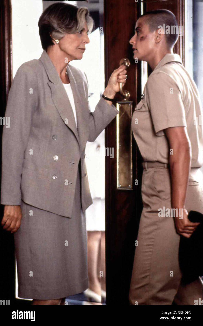 Anne Bancroft, Demi Moore. erhaelt O'Neil (Demi Moore,r) Unterstuetzung von der Senatorin Lillian DeHaven (Anne Bancroft). *** *** 1997 légende locale, G.I. Jane, Die Akte Jane Banque D'Images