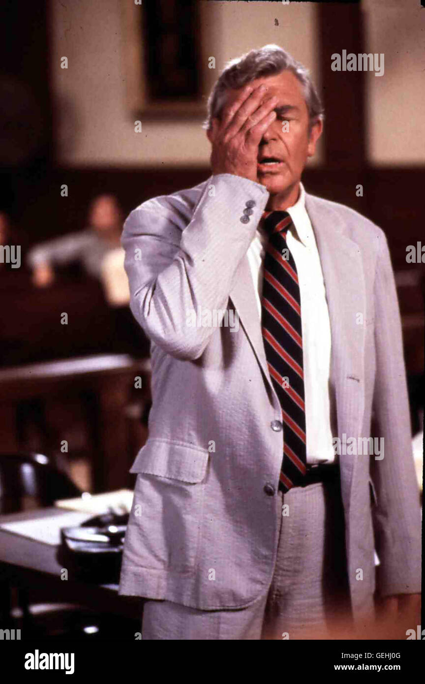 Andy Griffith als die TV-Moderatorin Linda Coolidge ermordet wird aufgefunden, verdaechtigt Ex-Ehemann ihren homme Steven. Ben Matlock (Andy Griffith) uebernimmt dessen Verteidigung. *** *** 1986 légende locale, Matlock : Journal d'un crime parfait, Matlock : Banque D'Images