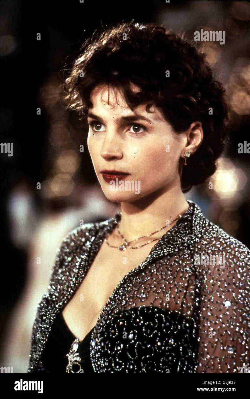 Julia Ormond Chauffeurs-Tochre Sabrina Fairchild (Julia Ormond) TSI dans David Larrabee, ungluecklich verliebt. Ihr Vater schickt sie zur Ausbildung nach Paris, wo Sie sich zu einer Frau eleganten erledigt. *** *** 1995 légende locale, Sabrina, Sabrina Banque D'Images