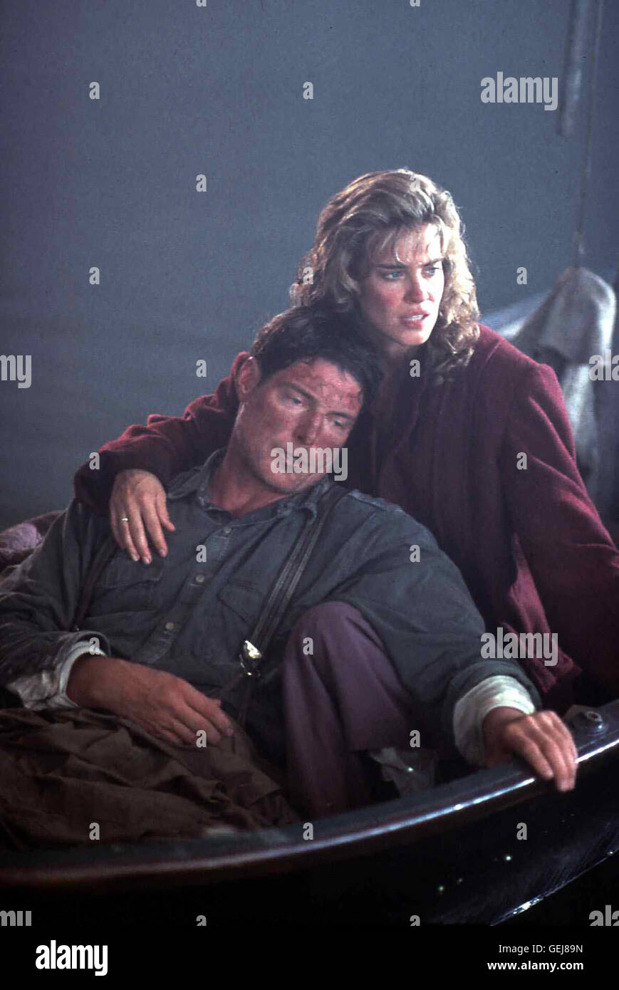 Christopher Reeve, Catherine Mary Stewart Humphrey Van Weyden (Christopher Reeve) und Flaxen Brewster (Catherine Mary Stewart) überleben den Untergang von Fähre. *** *** Légende locale, 1992, le loup de mer, Der Seewolf Banque D'Images