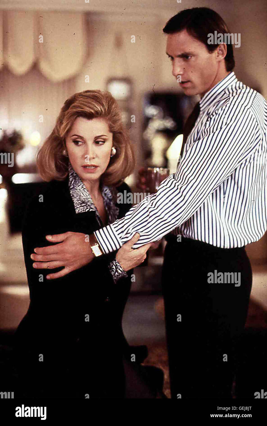 Stephanie Powers, Hunt Block Bald entdeckt Elena (Stephanie Powers ...