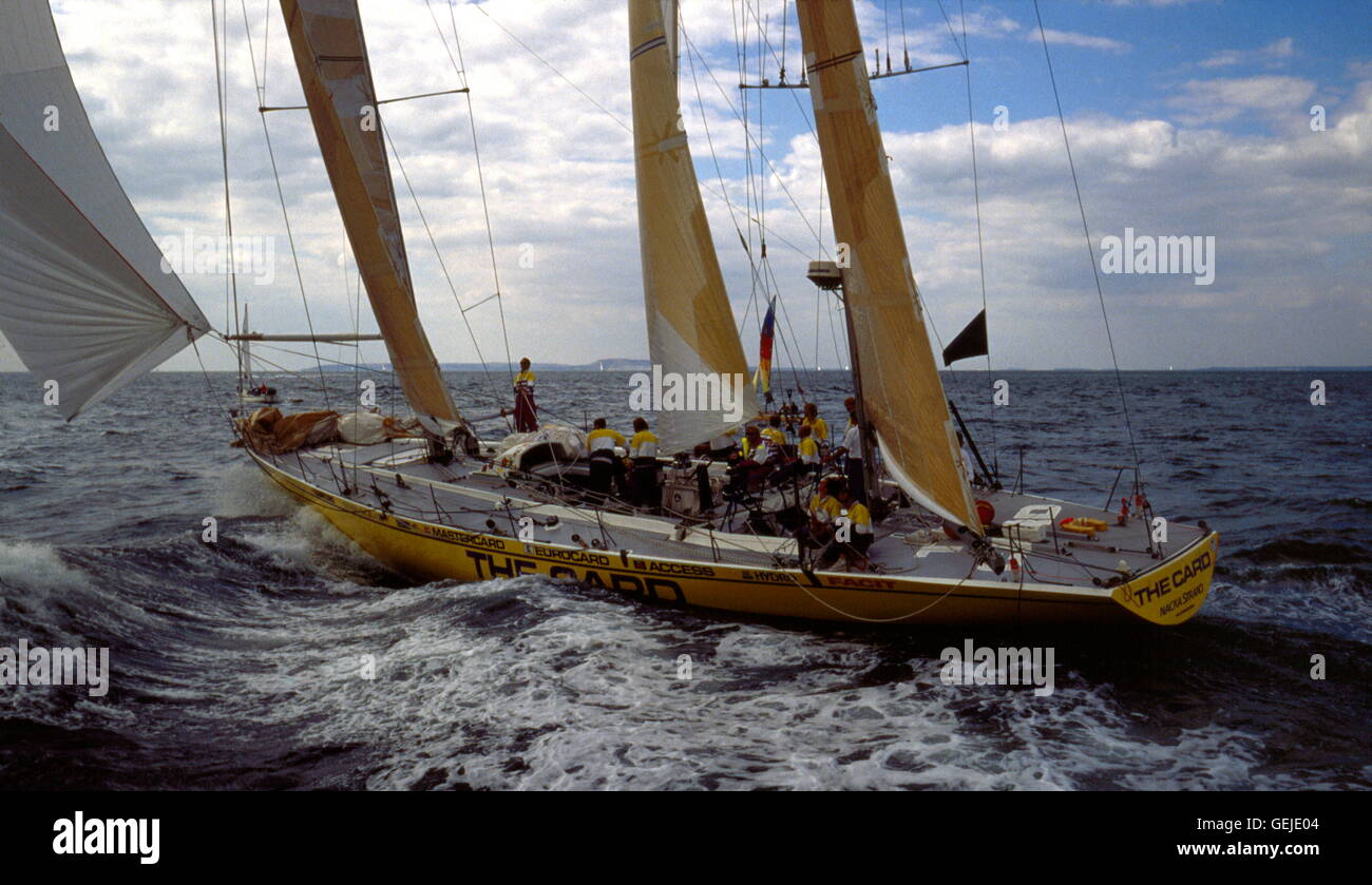 AJAXNETPHOTO. 1989. SOLENT, en Angleterre. YACHT RACE WHITBREAD - - LA CARTE (Suède) SKIPPÉ PAR ROGER NILSON EST UN BRUCE FARR CONÇU 80FT KETCH. YACHT EST UNE RACE WHITBREAD ENTRÉE. PHOTO : JONATHAN EASTLAND / AJAX REF:890771 Banque D'Images