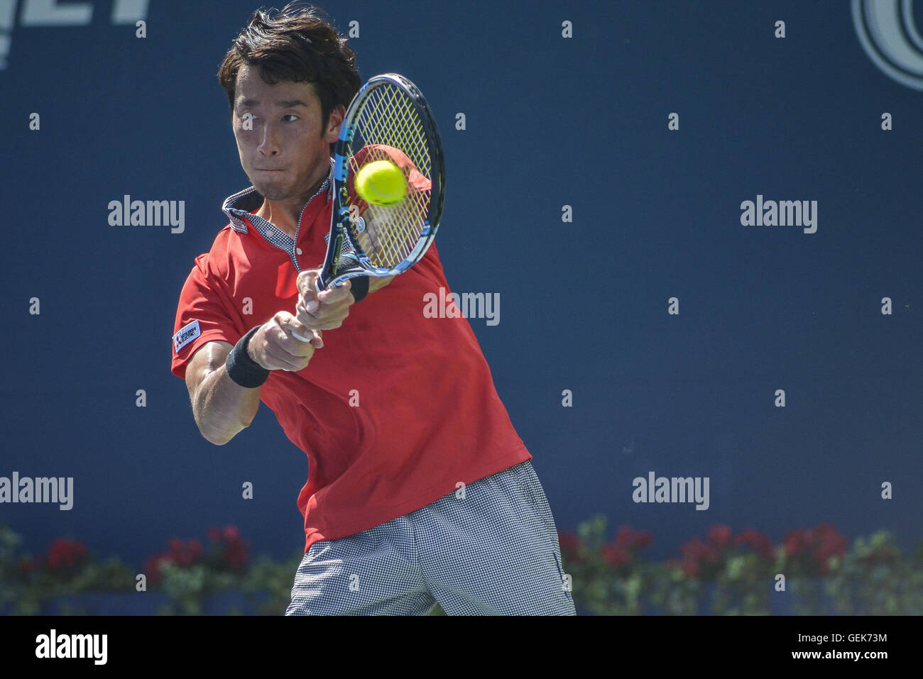 Toronto, Ontario, Canada. Le 25 juillet, 2016. Grigor Dimitrov de Bulgarie (chemise blanche) à l'encontre de Yuichi Sugita du Japon, d'avancer au deuxième tour de la Coupe Rogers de Tennis à Toronto, au Canada. © João Luiz de Franco/ZUMA/Alamy Fil Live News Banque D'Images