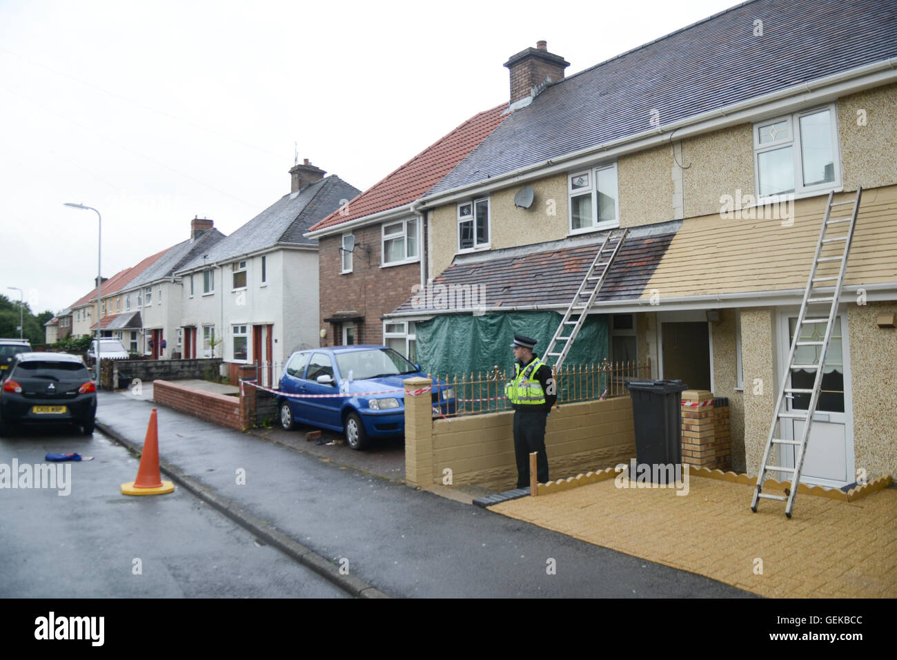 Swansea, Pays de Galles, Royaume-Uni. 27 juillet, 2016. La scène de la chambre fatale dans le feu sur Lon, Tanyrallt Alltwen, près de Swansea. Banque D'Images