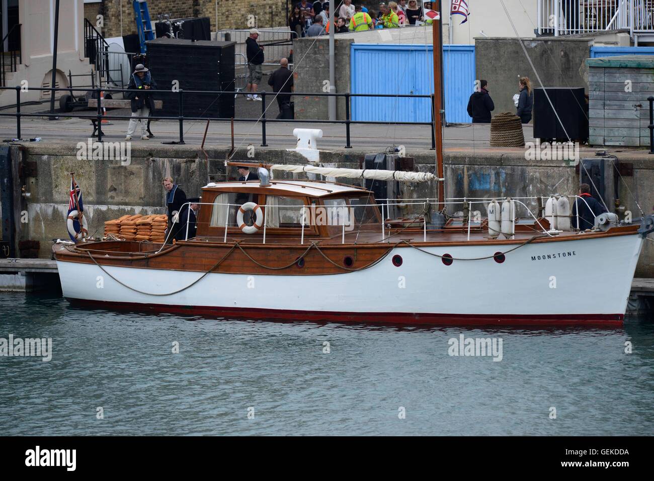 Port de Weymouth, Dorset, UK. 27 juillet, 2016. Le tournage de Dunkerque (Bogeda Bay) au port de Weymouth, dans le Dorset. Réalisateur Christopher Nolan sur la Lune. Credit : Graham Hunt/Alamy Live News Banque D'Images