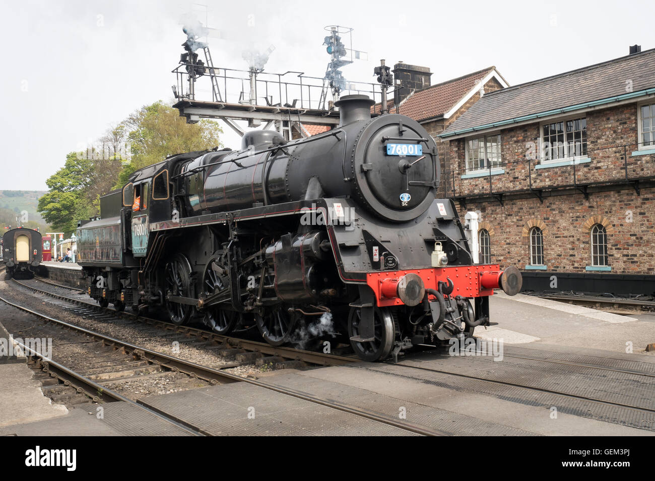Locomotive BR 4MT Standard 2-6-0, 76079 étant renuméroté 76001 pour mai 2016 Le Gala de la vapeur au North York Moors Railway Banque D'Images