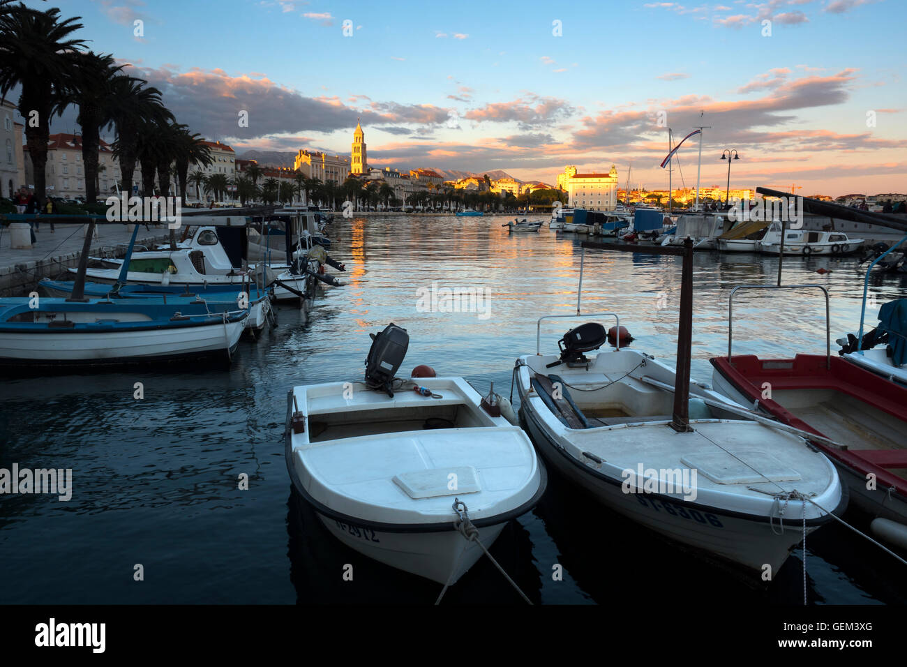 Lumière du soir, le front de mer Esplanade, Split, Croatie, la côte dalmate Banque D'Images