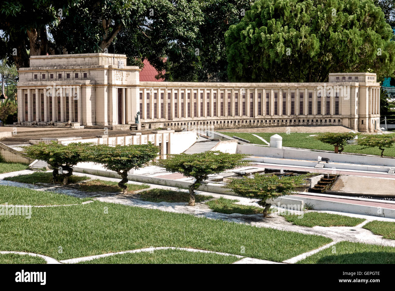 Monde miniature. Modèle d'échelle du Palais de Chaillot Paris . Mini parc à thème Siam, Pattaya Thaïlande, S. E. Asie Banque D'Images