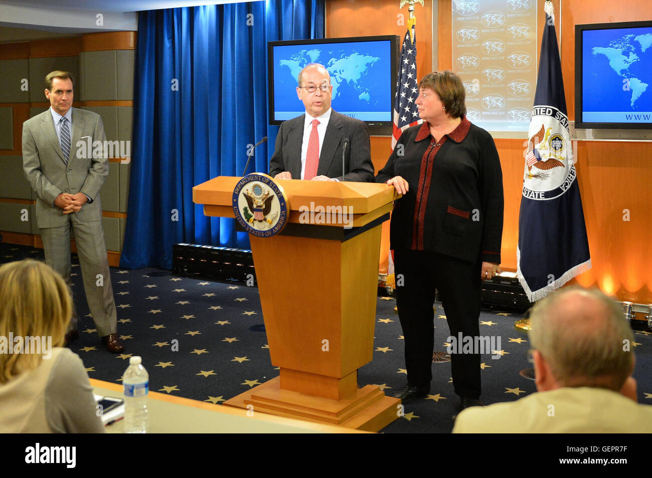 Secrétaire adjoint Russel répond à la question d'un journaliste comme lui et le sous secrétaire Novelli Aperçu Les États-Unis-Chine dialogue économique et stratégique Banque D'Images