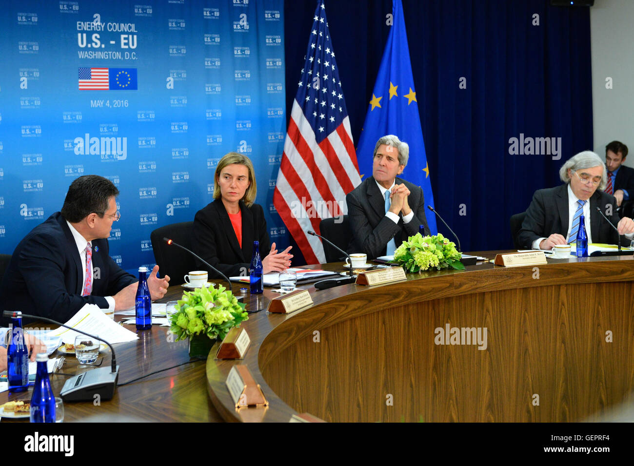 Vice-président de l'UE pour l'énergie Union européenne Šefčovič aborde le septième Conseil de l'Énergie des États-Unis-UE tenue à Washington Banque D'Images