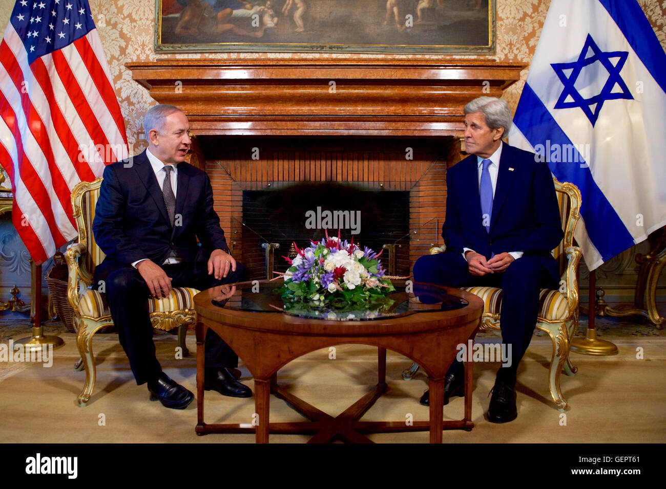 Kerry secrétaire du Premier Ministre israélien Netanyahu et Reporters Adresse Banque D'Images