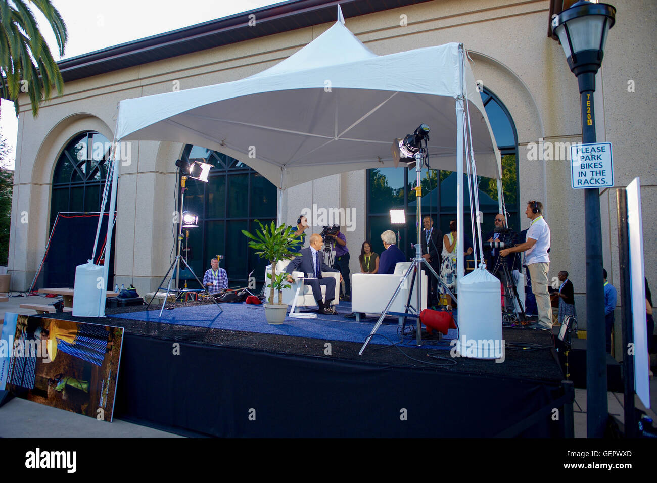 Kerry secrétaire siège avec Al Jazeera Chef du Bureau de Washington de l'Université de Stanford Banque D'Images