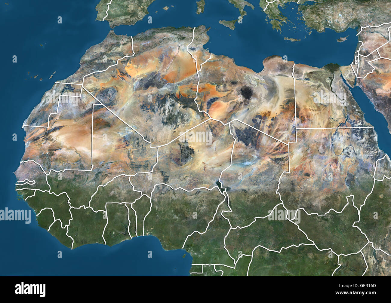 Vue Satellite de l'Afrique du Nord (avec des frontières). Cette image a été compilé à partir de données acquises par les satellites Landsat 7 et 8. Banque D'Images