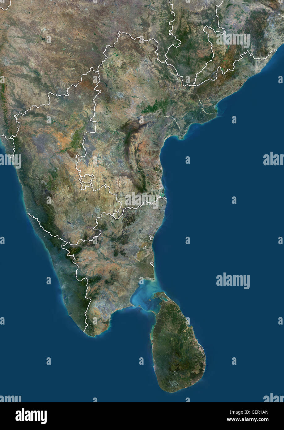 Vue Satellite de l'Inde du Sud et Sri Lanka (avec des limites administratives). Il couvre les états indiens de l'Andhra Pradesh, Karnataka, Kerala, Tamil Nadu et Telangana ainsi que d'Azur. Cette image a été compilé à partir de données acquises par Landsat 8 satell Banque D'Images