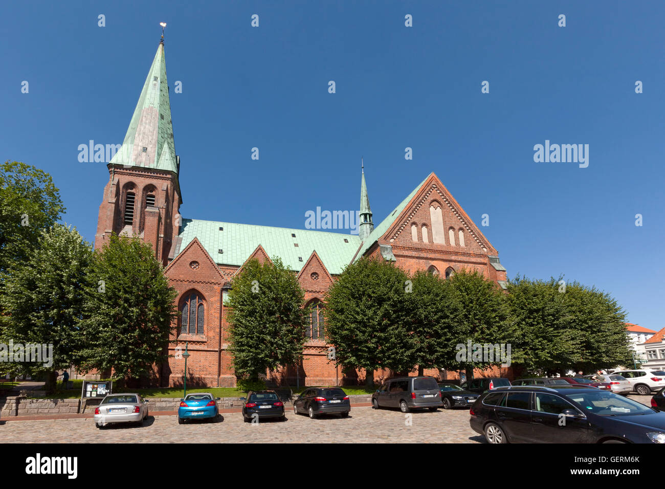 Meldorf, Allemagne - 20 juillet 2016 : St.-Johannis church à la place centrale de Meldorf. Banque D'Images