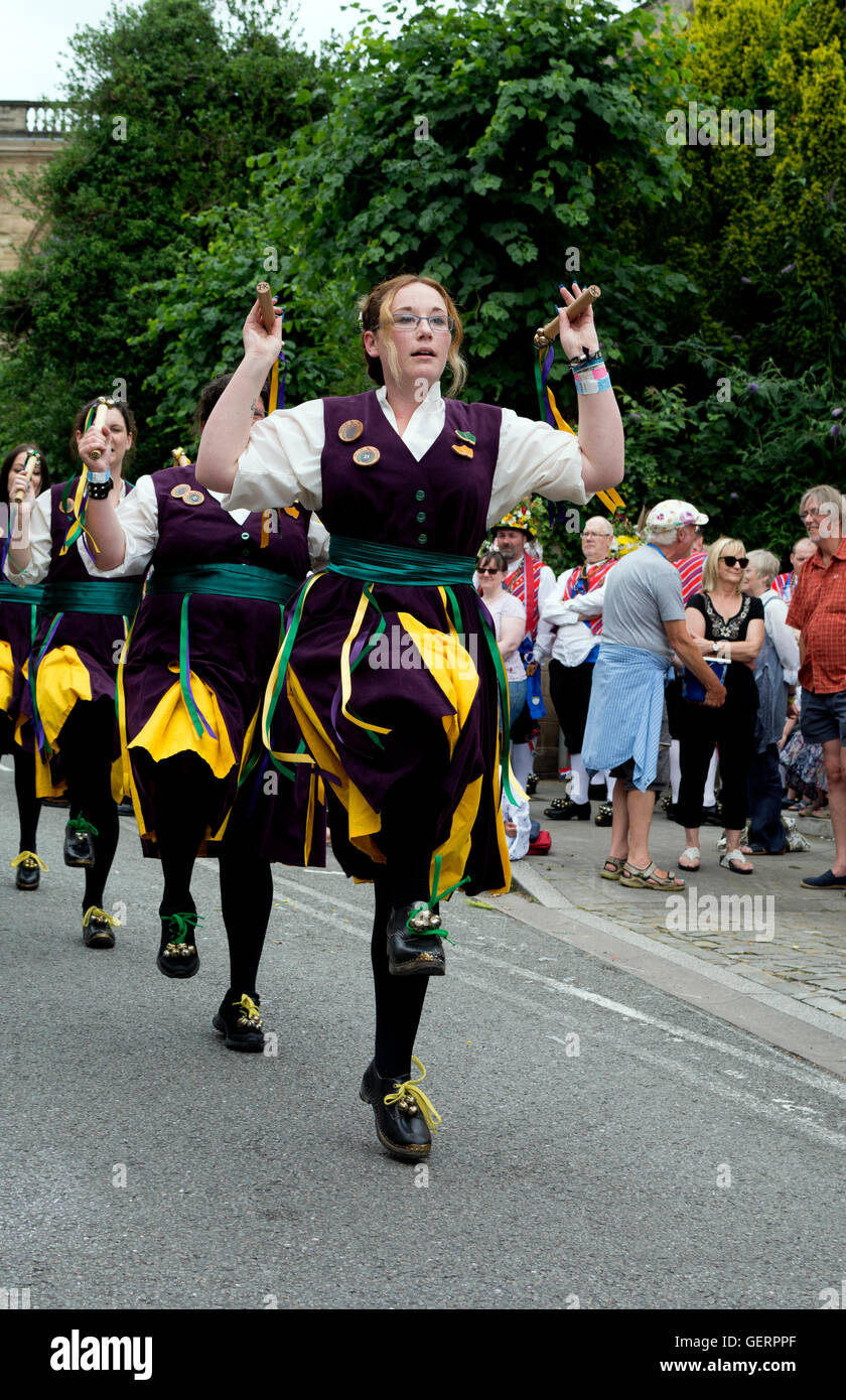 Belle D'Vain Clog Morris Dancers à la Warwick Folk Festival, UK Banque D'Images