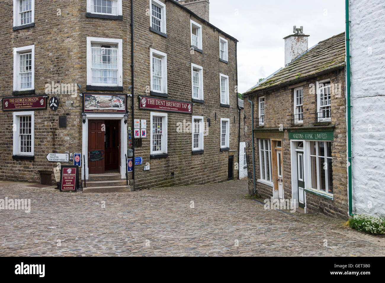 The George and Dragon Hotel and public House in Dent Cumbria Yorkshire Dales National Park England Royaume-Uni Banque D'Images