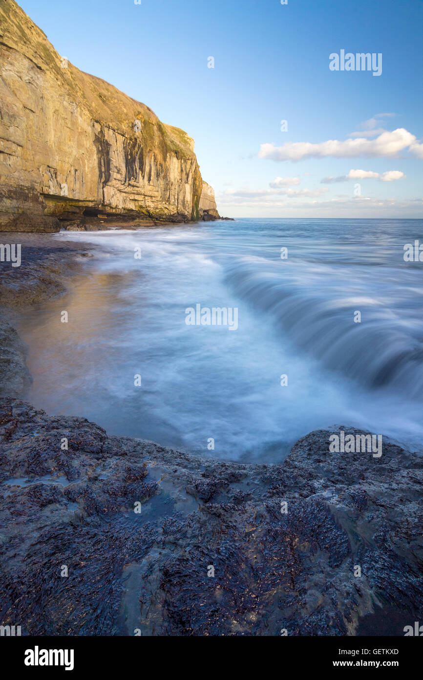 La piscine au rebord de la danse dans le Dorset. Banque D'Images