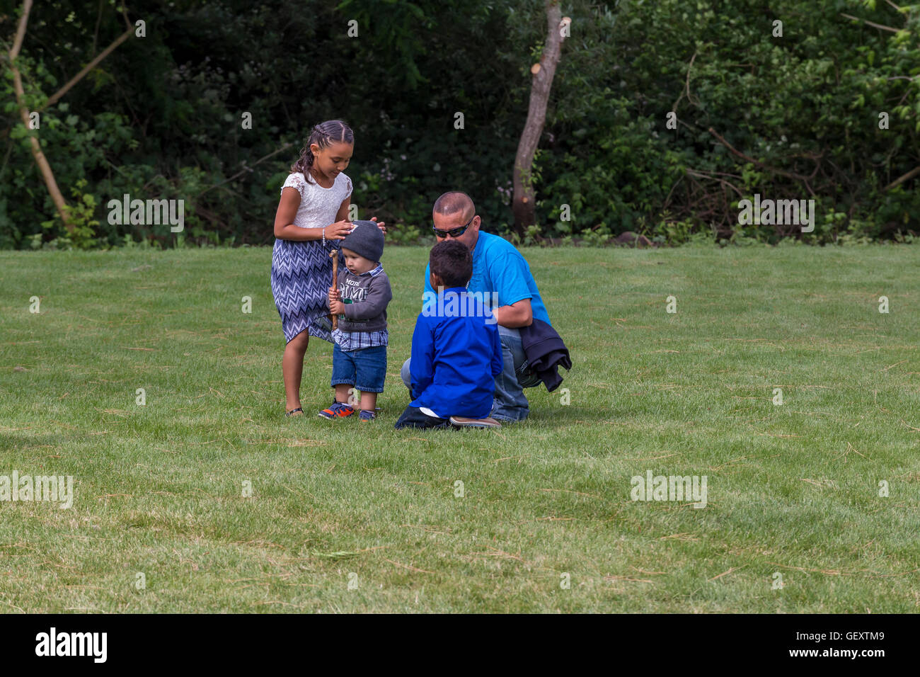 Les garçons et les filles, la famille, jouer, Sonoma State University, ville, Rohnert Park, dans le Comté de Sonoma, en Californie Banque D'Images