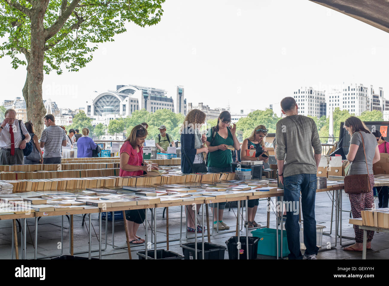 La rive sud second hand books en vente à Waterloo Bridge. Banque D'Images