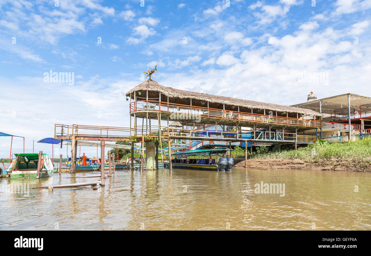 El Coca (Puerto Francisco de Orellana) riverboat terminal et les quais, fleuve Napo, l'Amazonie (forêt amazonienne), l'Équateur Banque D'Images