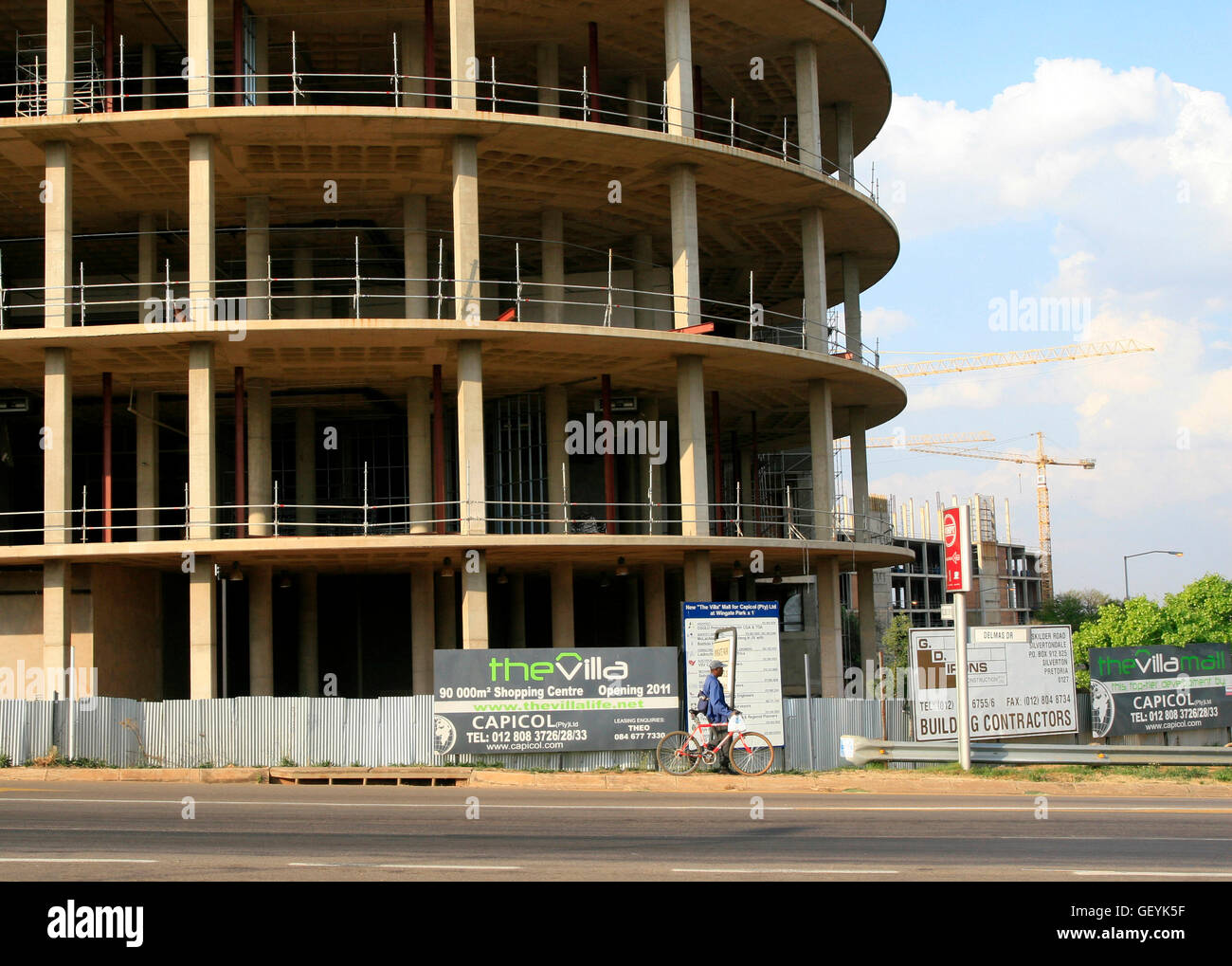 La Villa Mall ; incomplet en raison d'une faillite, Moreleta Park, Pretoria Banque D'Images