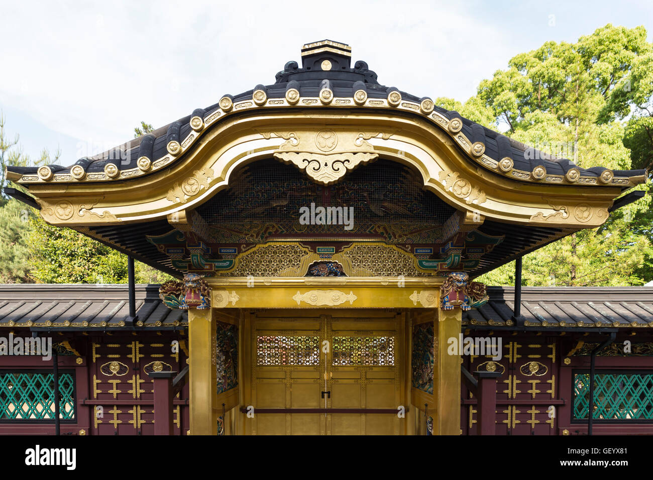 Le golden gate au karamon Toshogu dans le parc Ueno à Tokyo, Japon Banque D'Images