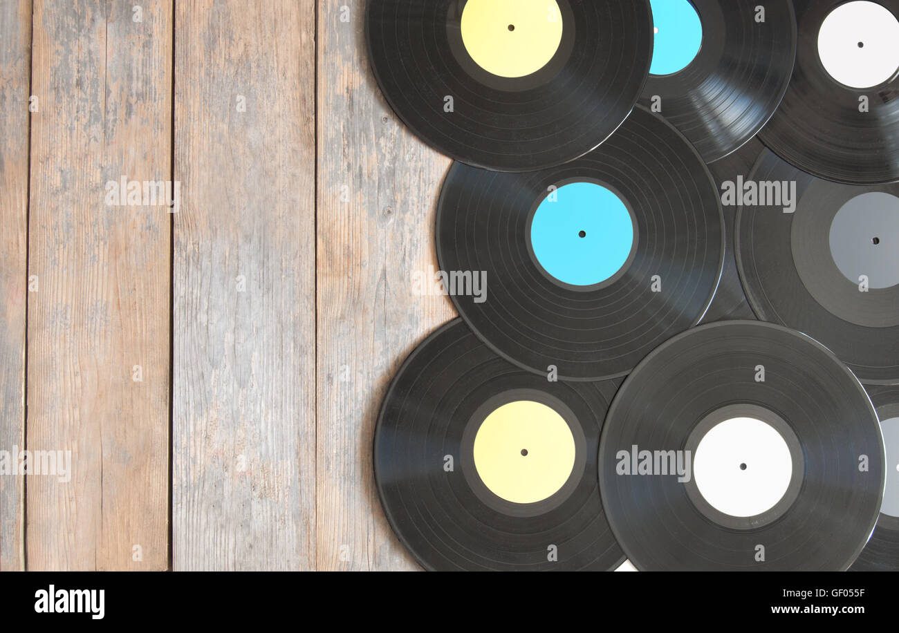 Les disques vinyles sur le dessus de bois avec un espace réservé au texte Banque D'Images