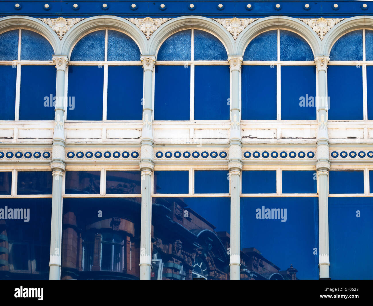 Façade en fonte de Barnsley Cooperative Society Building de Pall Mall Barnsley South Yorkshire Angleterre Banque D'Images
