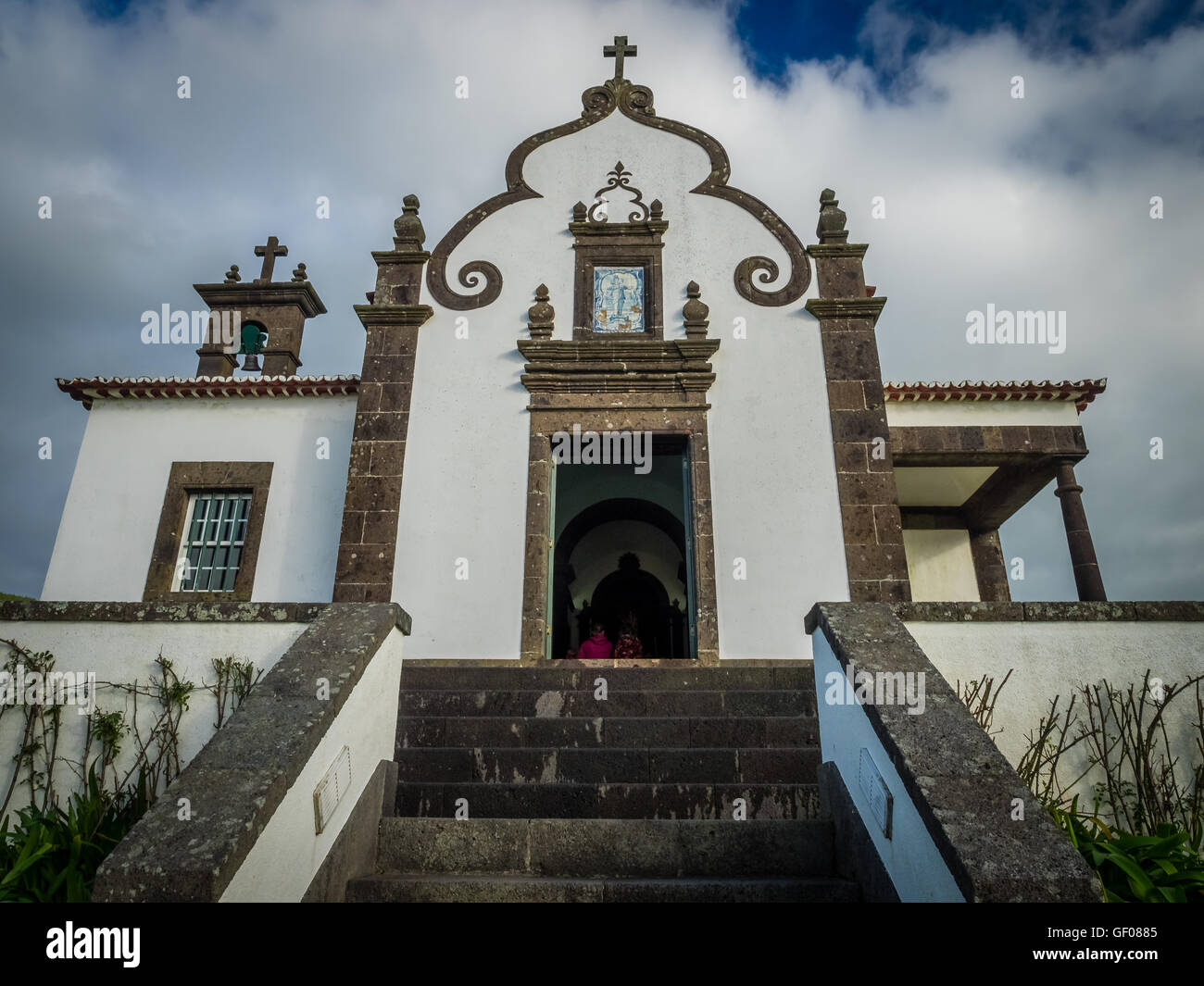 Notre Dame de la paix ( Nossa Senhora da Paz ) chapelle au-dessus de la ville de Vila Franca do Campo à Sao Miguel, Açores, Portugal Banque D'Images