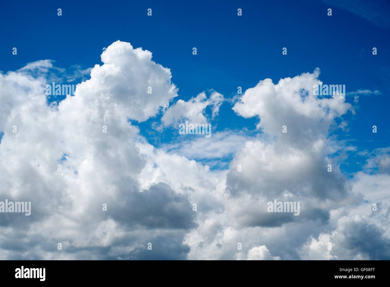 Les formations de nuages Cumulonimbus dans le ciel. UK. Banque D'Images