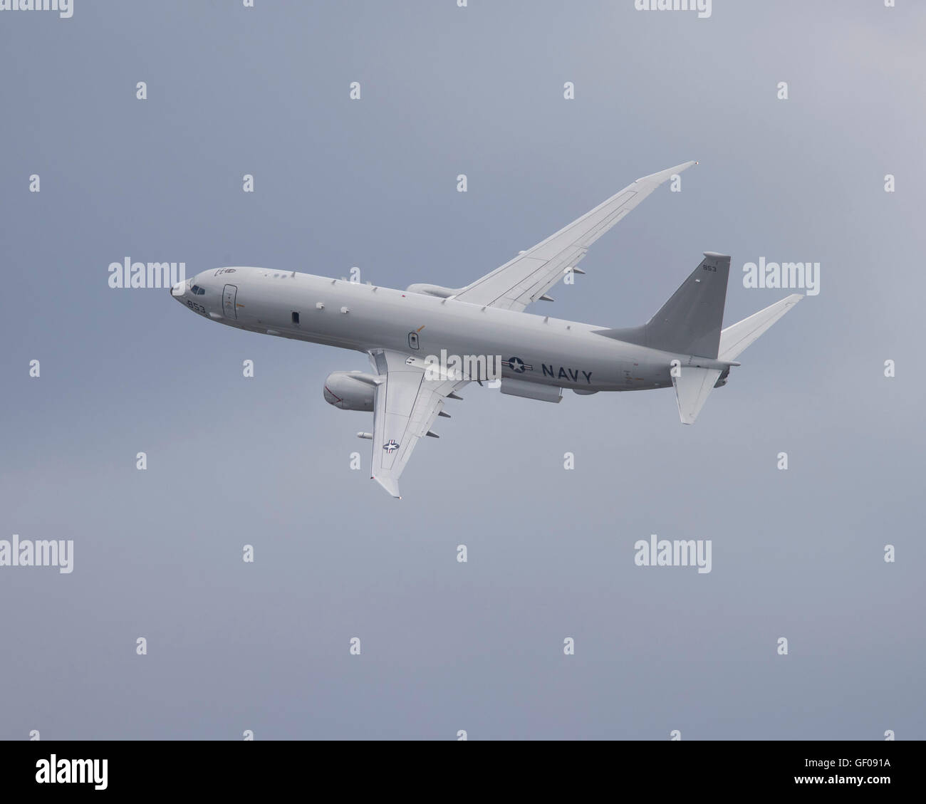 P-8A Poseidon Boeing 737-800 jets militaires battant au Farnborough International Air Show 2016 Banque D'Images