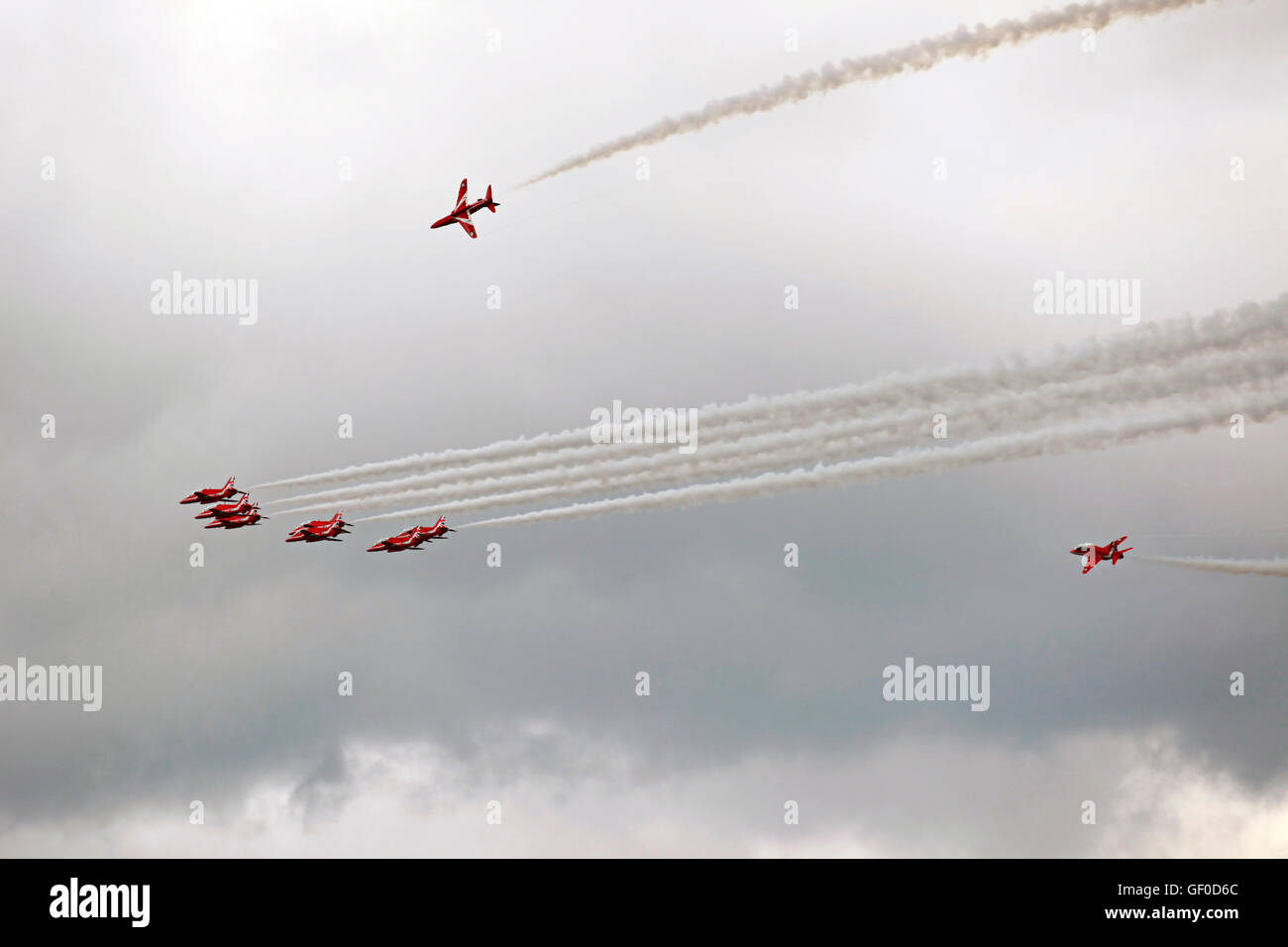 Affichage en acrobatie par la Célèbre Équipe des Flèches rouges British Airforce Display Banque D'Images