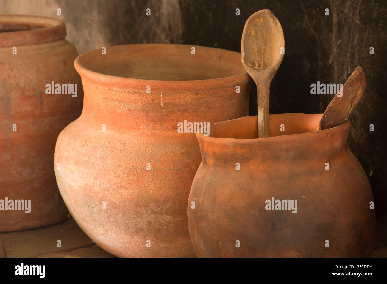 Bols, Mission San Antonio de Padua, comté de Monterey, réserve militaire de Fort Hunter Liggett, Californie Banque D'Images
