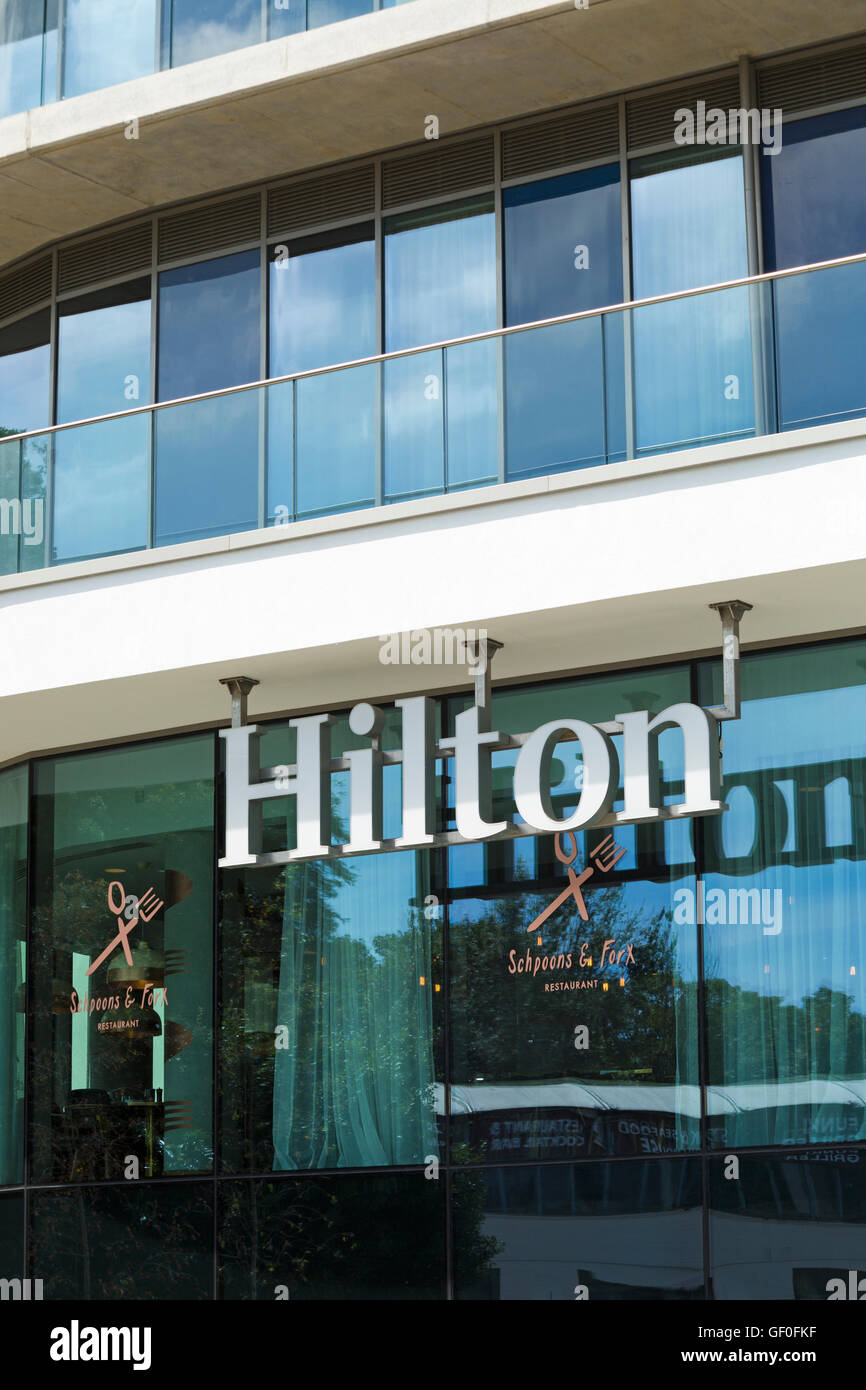Récemment ouvert Hôtel Hilton et Schpoons & Forx au restaurant Terrasse Road, Bournemouth en Juillet Banque D'Images