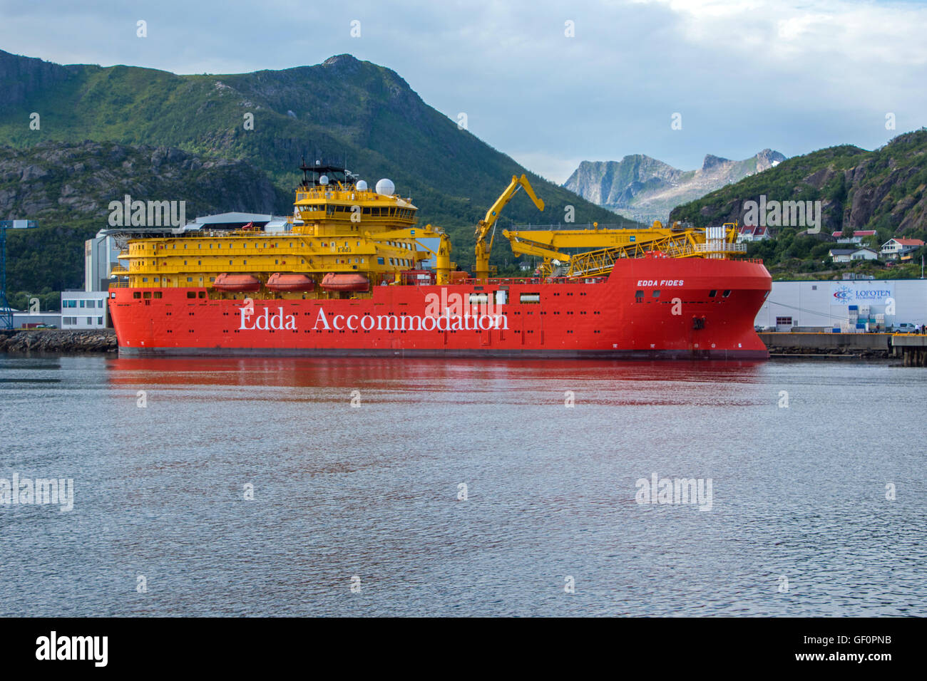 Edda Fides flotel, navire de soutien de l'industrie du pétrole, big red ship Banque D'Images