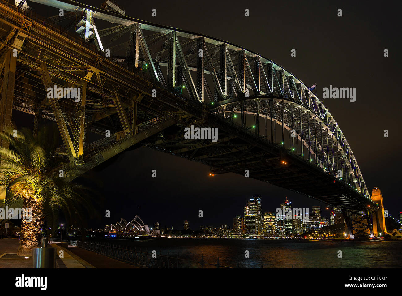 Célèbre pont de Sydney CBD et repères d'horizon en Australie dans la nuit Banque D'Images